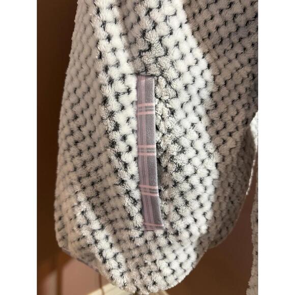 Simply Southern Sherpa 1/4 Zip Pullover Womens Size Medium Gray Pink Plaid Trim - Picture 4 of 13